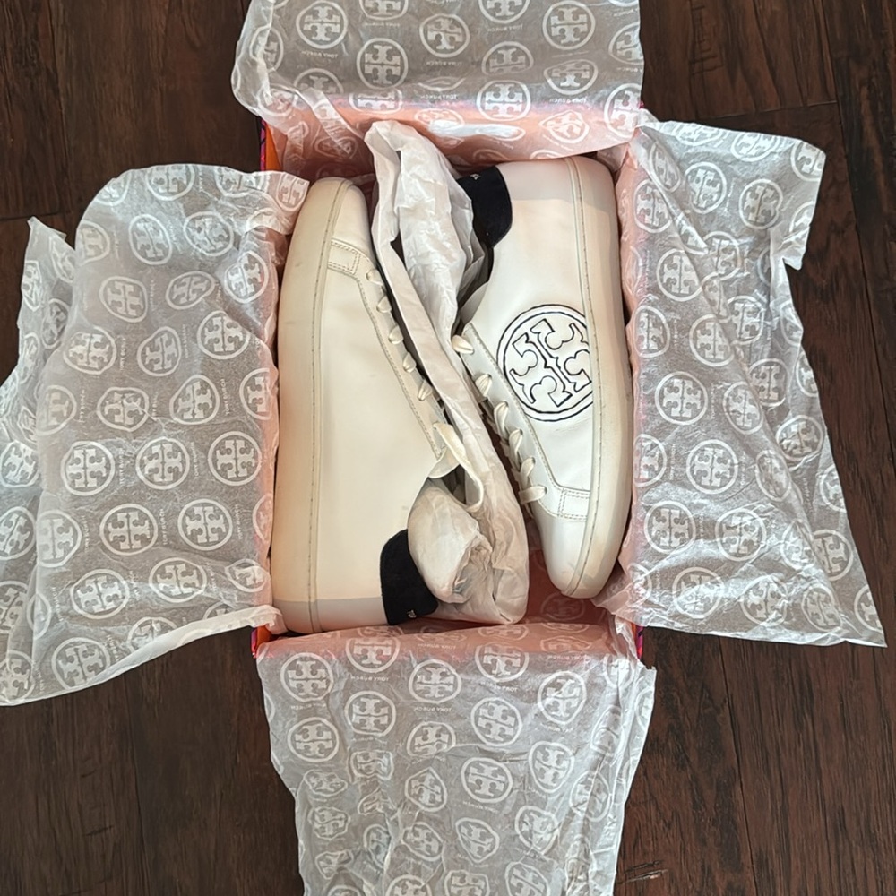Like New Tory Burch T- Logo White Navy Blue Sneakers Tennis Shoes Size 9.5 - Picture 9 of 12